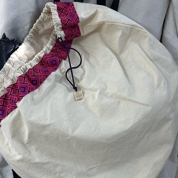 Tory Burch New Shearling Textured Patent Leather & Mini Wallet - Picture 10 of 16